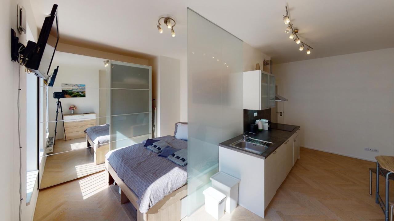 Onsite Free Garage Parking, 10min Centre By Bus Apartmán Praha